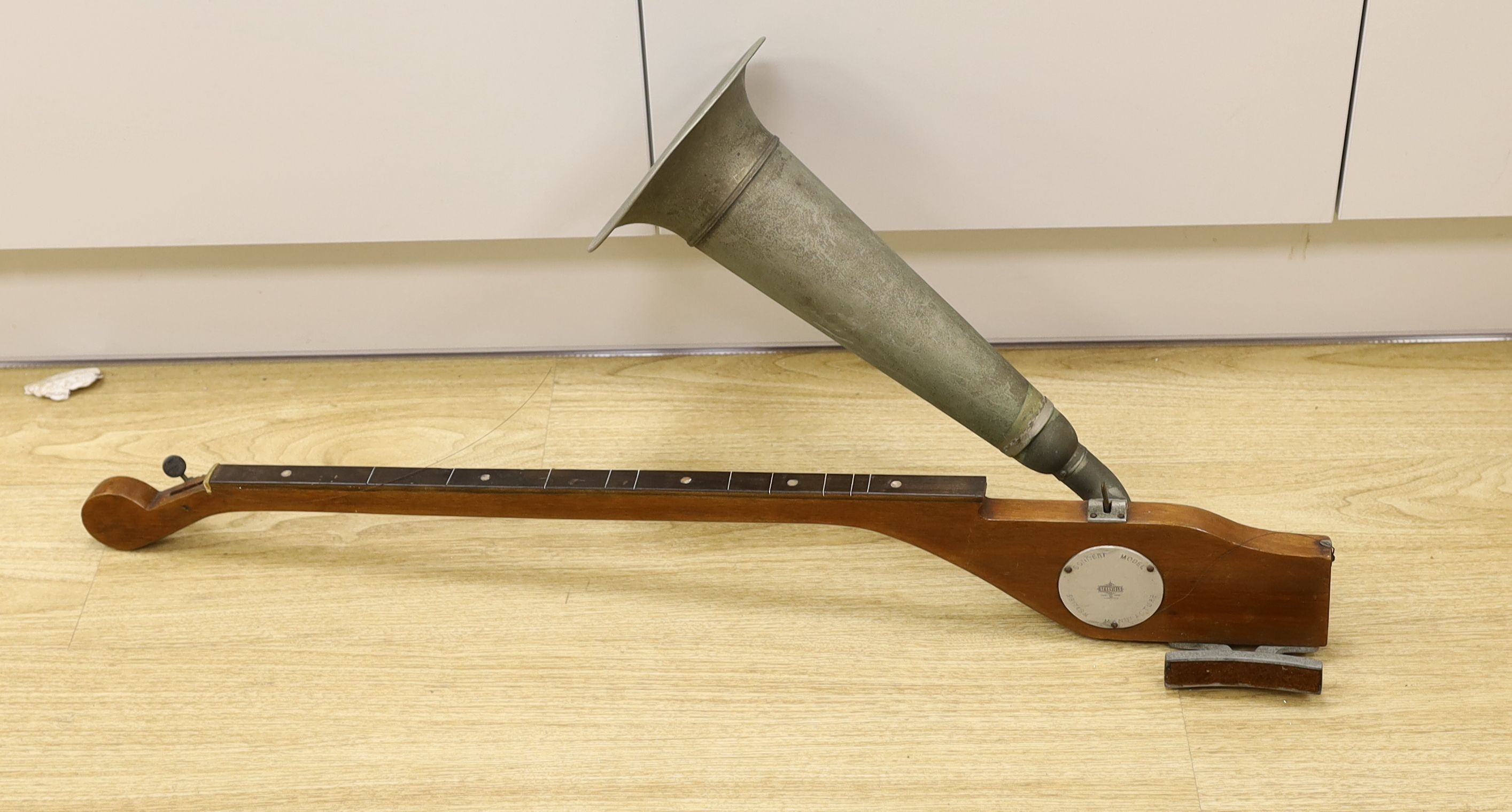A Stroviols Concert Model single-string phonofiddle, with horn, 88cm.